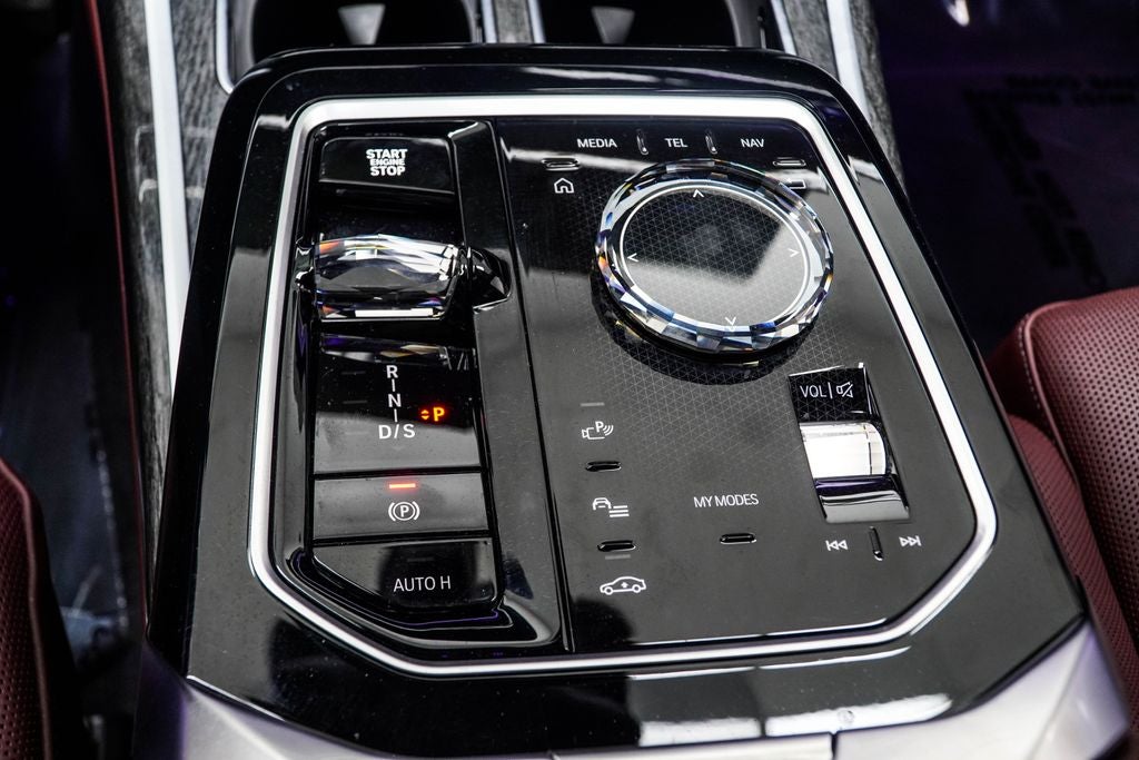2025 BMW 7 Series 750e xDrive