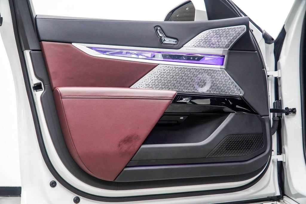 2025 BMW 7 Series 750e xDrive