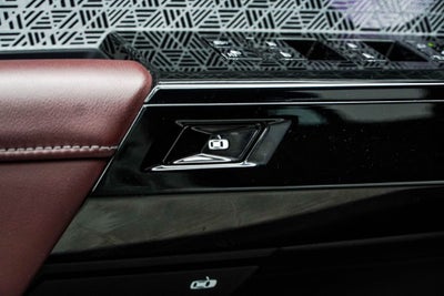 2025 BMW 7 Series 750e xDrive