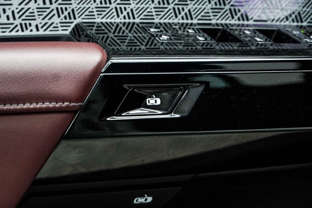 2025 BMW 7 Series 750e xDrive