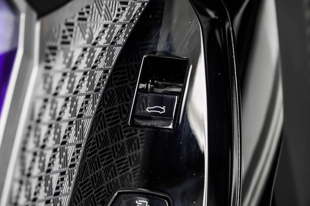 2025 BMW 7 Series 750e xDrive