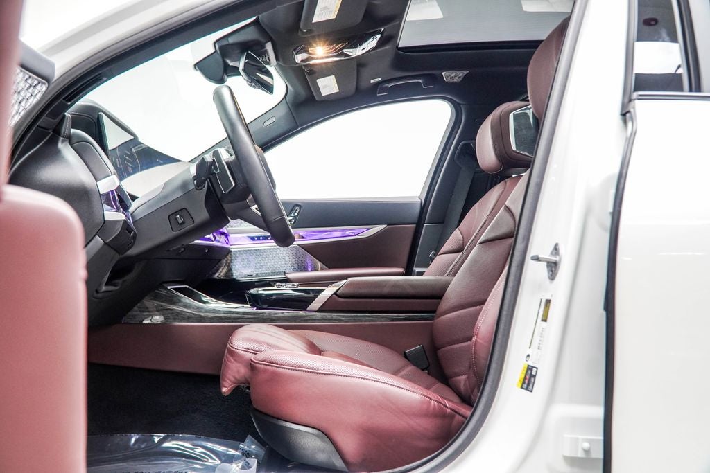 2025 BMW 7 Series 750e xDrive