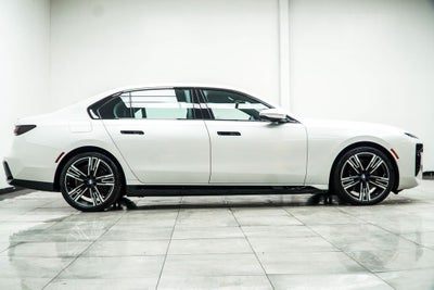 2025 BMW 7 Series 750e xDrive