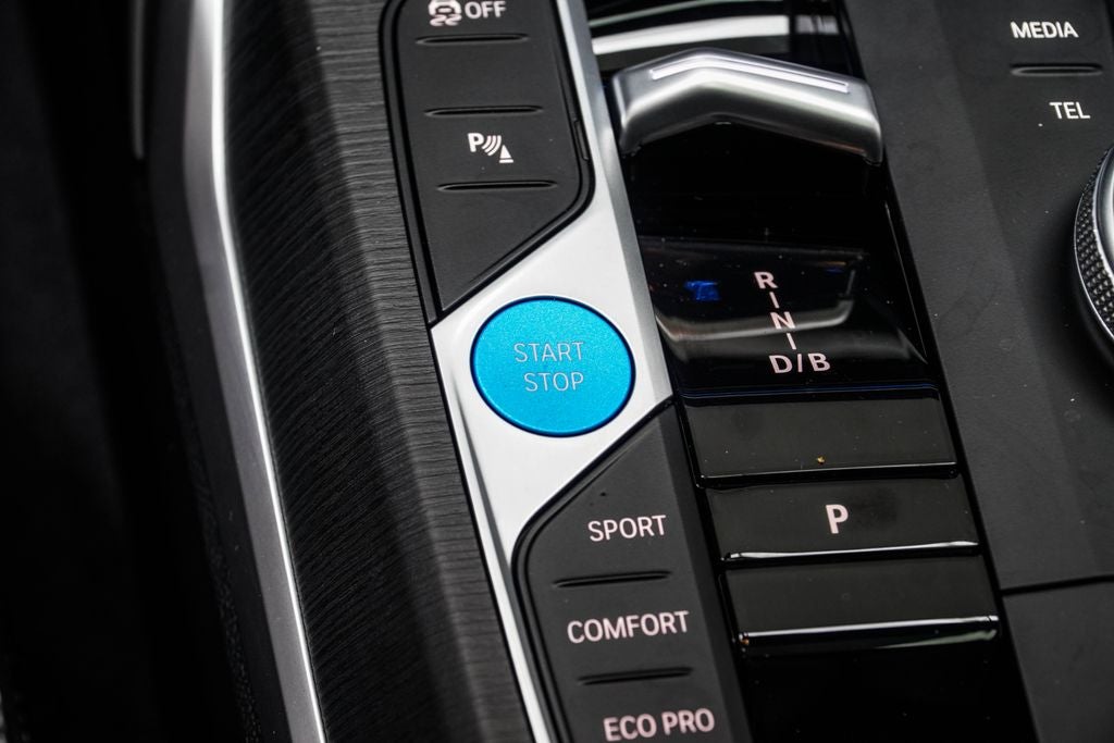 2025 BMW i4 eDrive40
