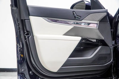 2025 BMW i7 xDrive60