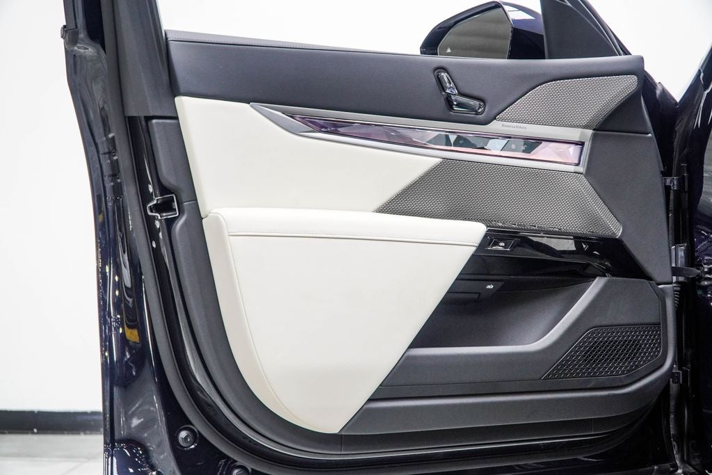 2025 BMW i7 xDrive60