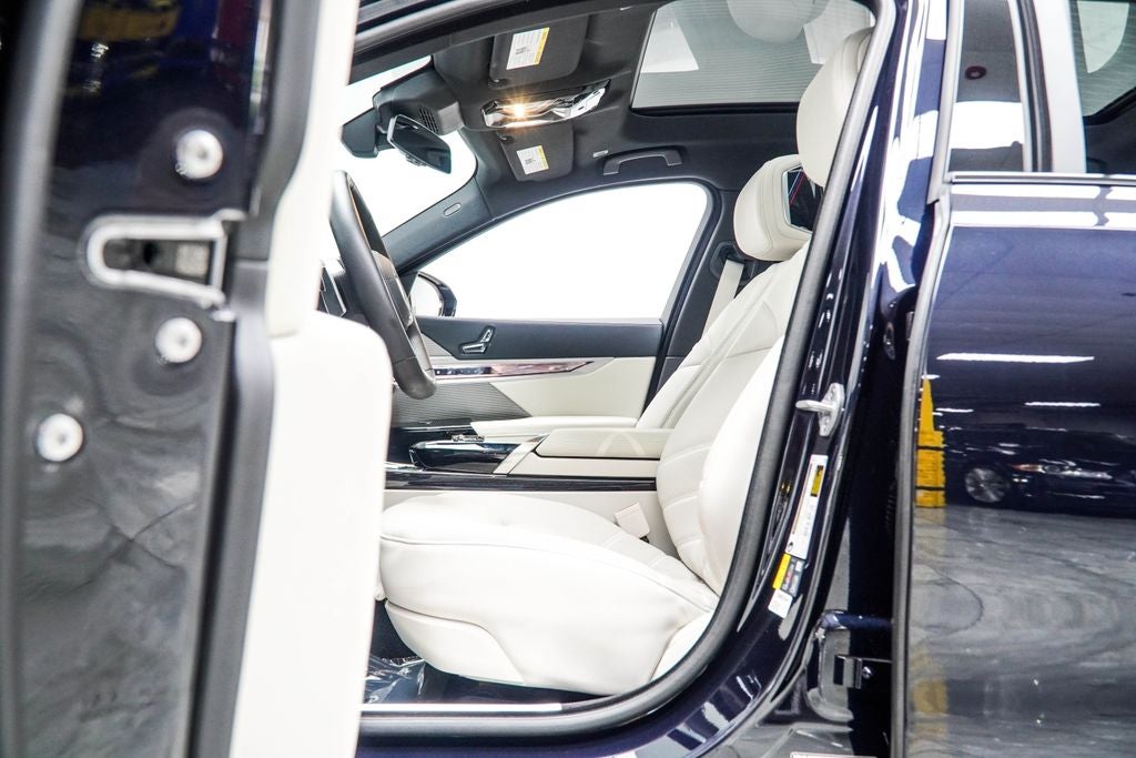 2025 BMW i7 xDrive60