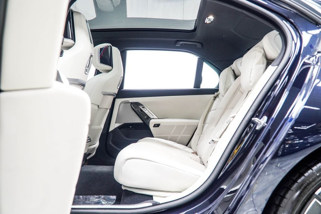 2025 BMW i7 xDrive60