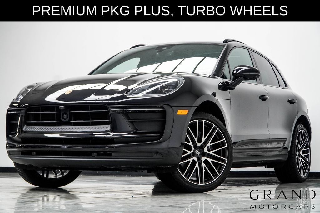 2022 Porsche Macan Base