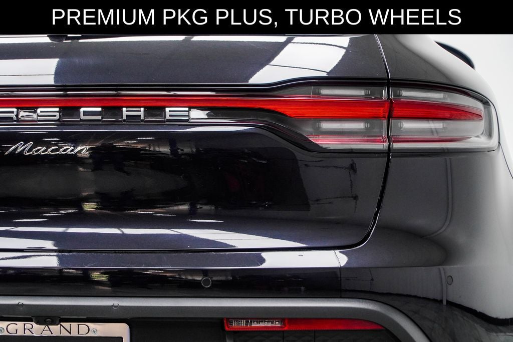 2022 Porsche Macan Base