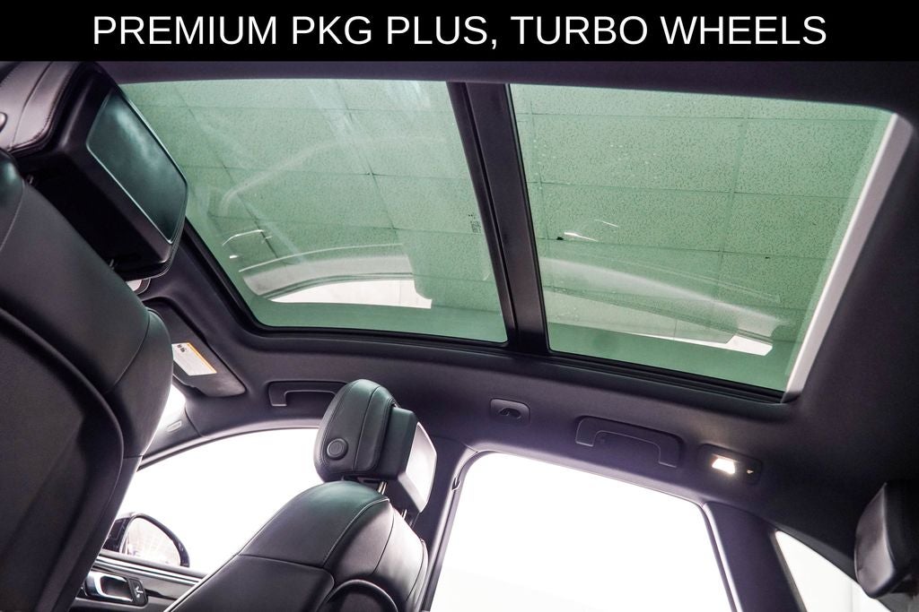 2022 Porsche Macan Base