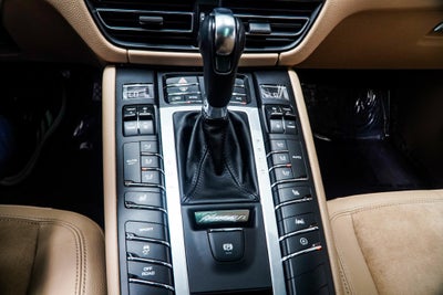 2021 Porsche Macan Base