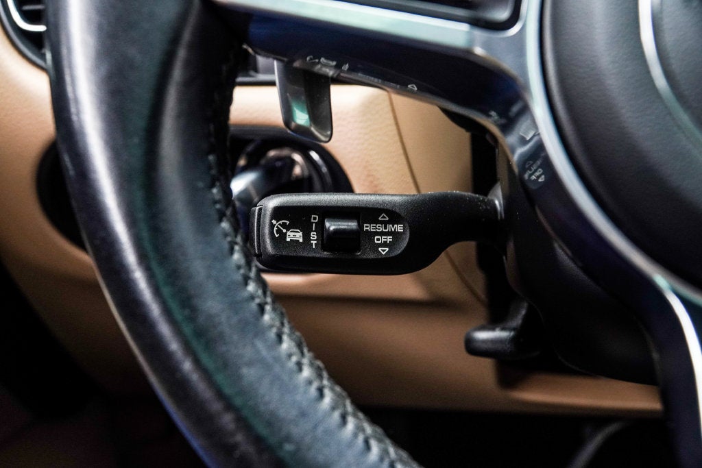 2021 Porsche Macan Base