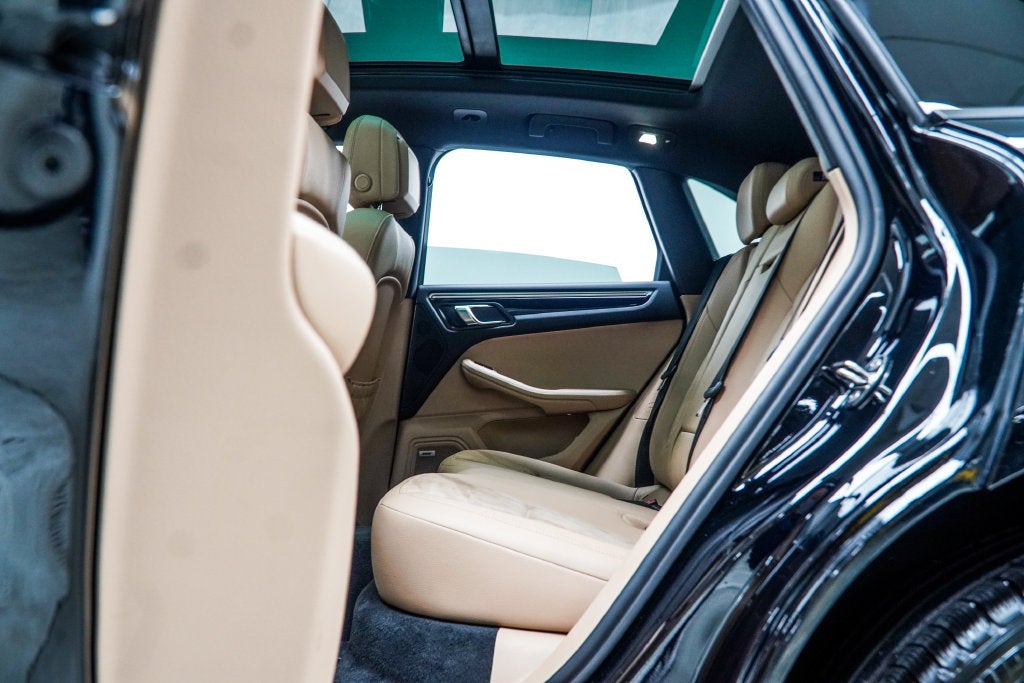 2021 Porsche Macan Base