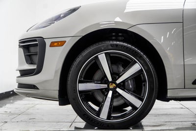 2023 Porsche Macan Base
