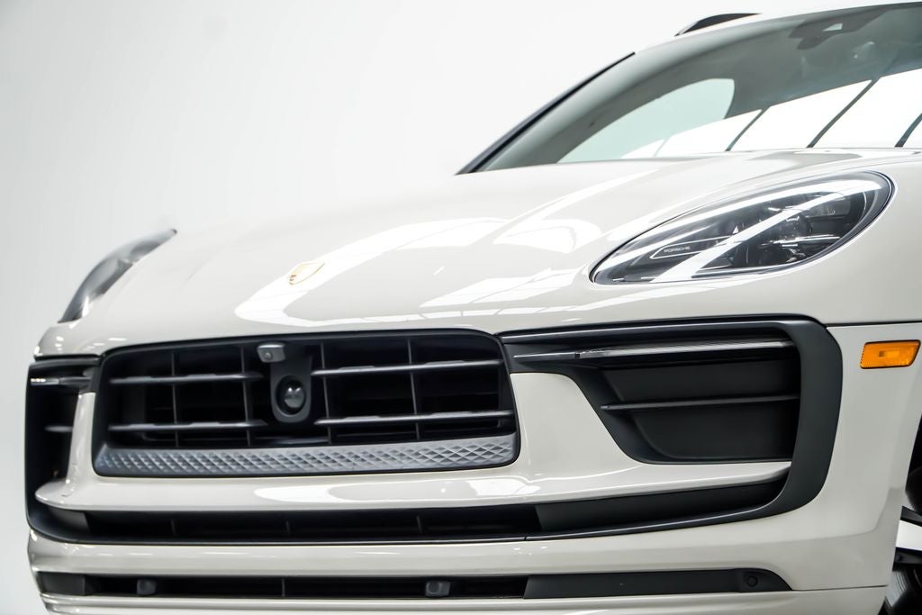 2023 Porsche Macan Base