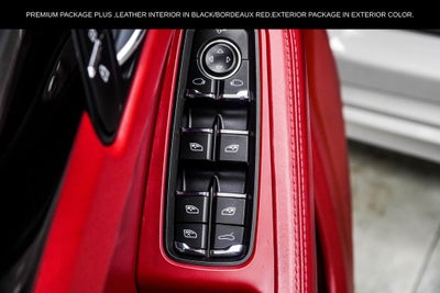 2023 Porsche Macan Base