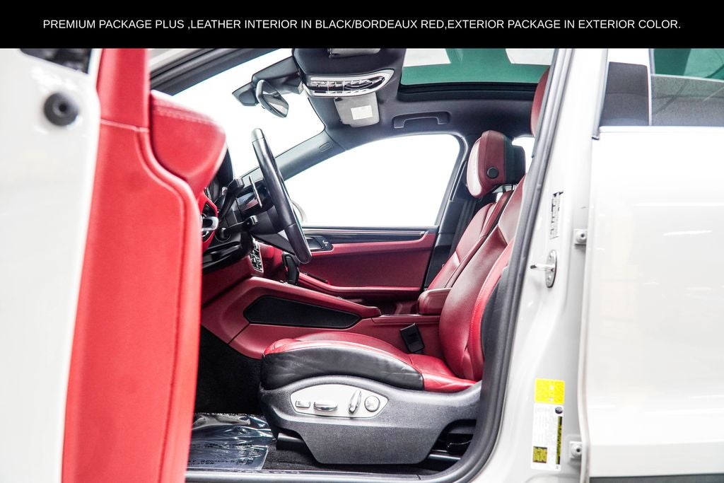 2023 Porsche Macan Base