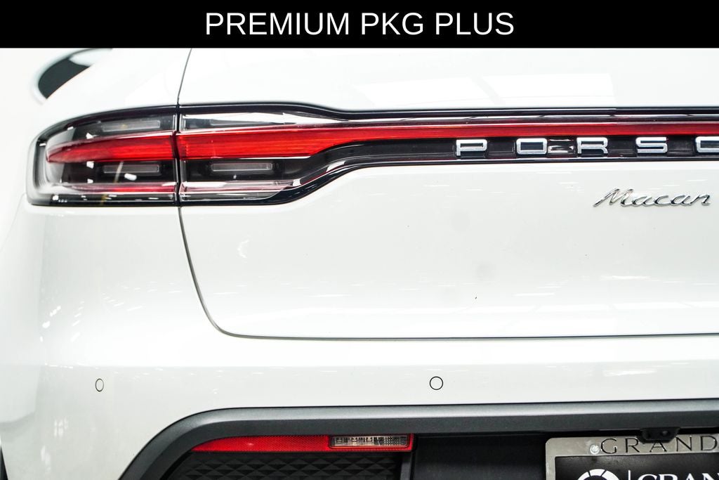2023 Porsche Macan Base