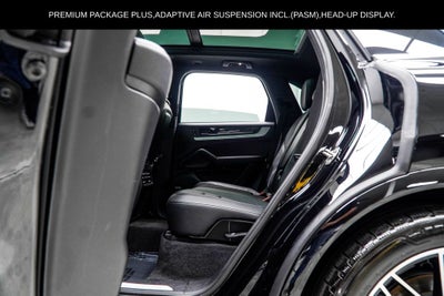 2024 Porsche Cayenne Base