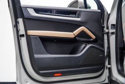2024 Porsche Cayenne Base