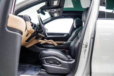 2024 Porsche Cayenne Base