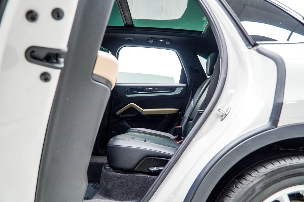 2024 Porsche Cayenne Base