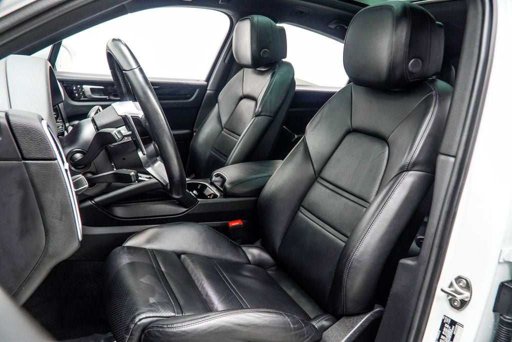 2023 Porsche Cayenne Coupe Base