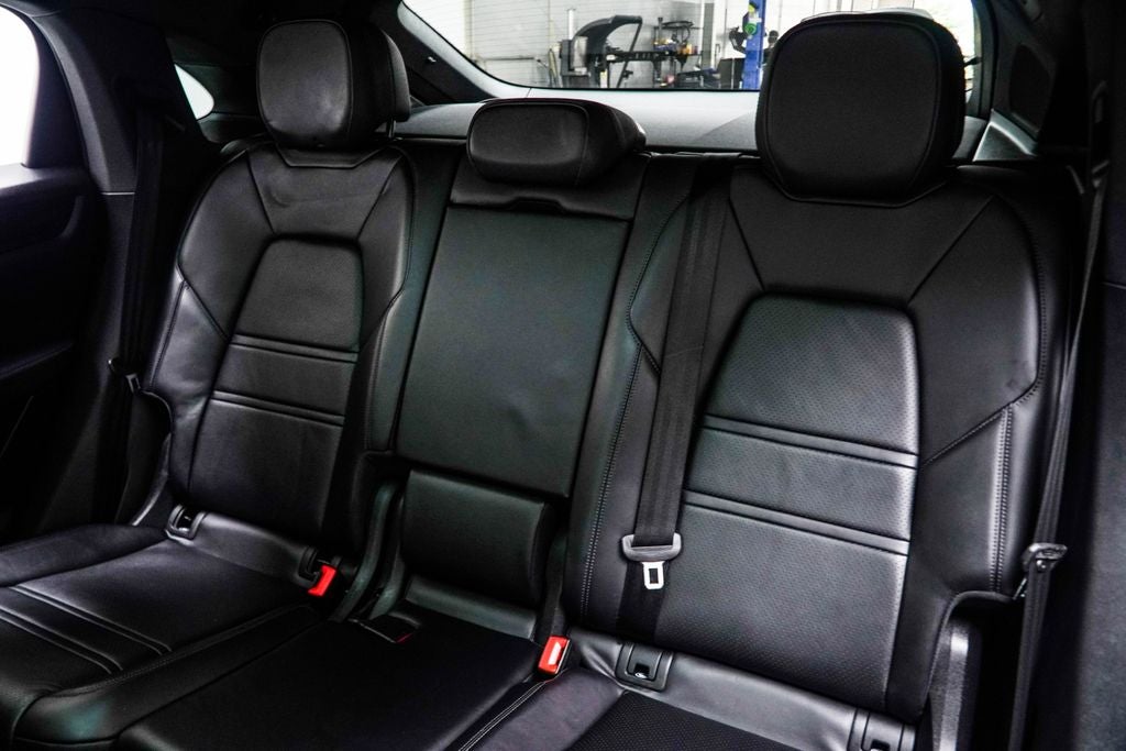 2023 Porsche Cayenne Coupe Base