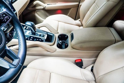 2023 Porsche Cayenne Coupe Base