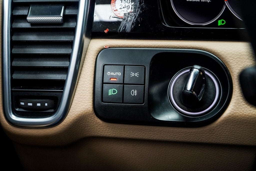 2023 Porsche Cayenne Coupe Base