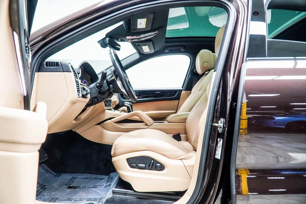 2023 Porsche Cayenne Coupe Base