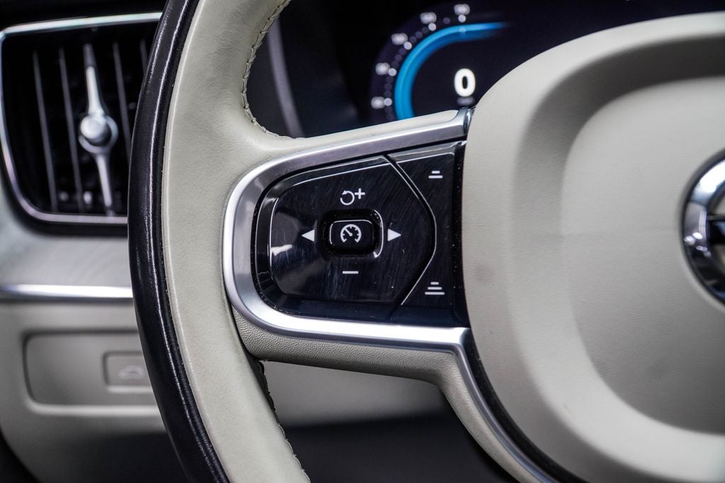 2023 Volvo XC60 Recharge Plug-In Hybrid Ultimate