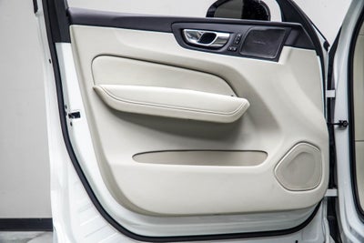 2023 Volvo XC60 Recharge Plug-In Hybrid Ultimate