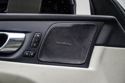 2023 Volvo XC60 Recharge Plug-In Hybrid Ultimate