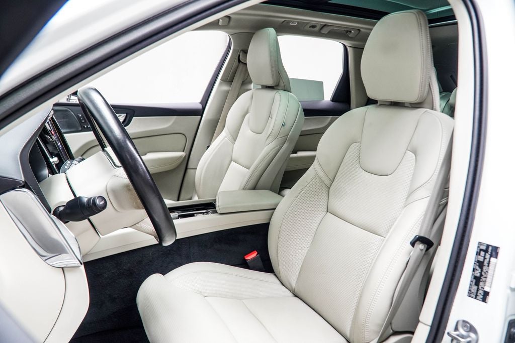 2023 Volvo XC60 Recharge Plug-In Hybrid Ultimate