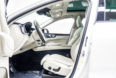 2023 Volvo XC60 Recharge Plug-In Hybrid Ultimate