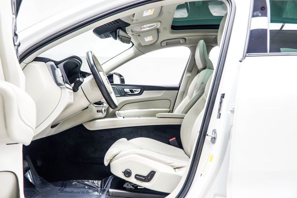 2023 Volvo XC60 Recharge Plug-In Hybrid Ultimate