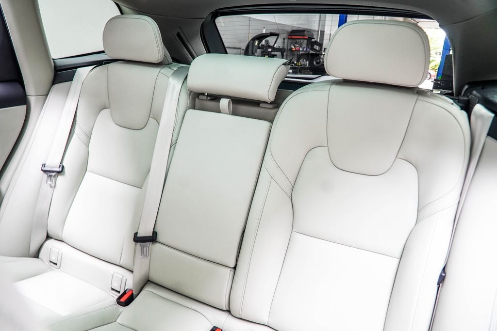 2023 Volvo XC60 Recharge Plug-In Hybrid Ultimate