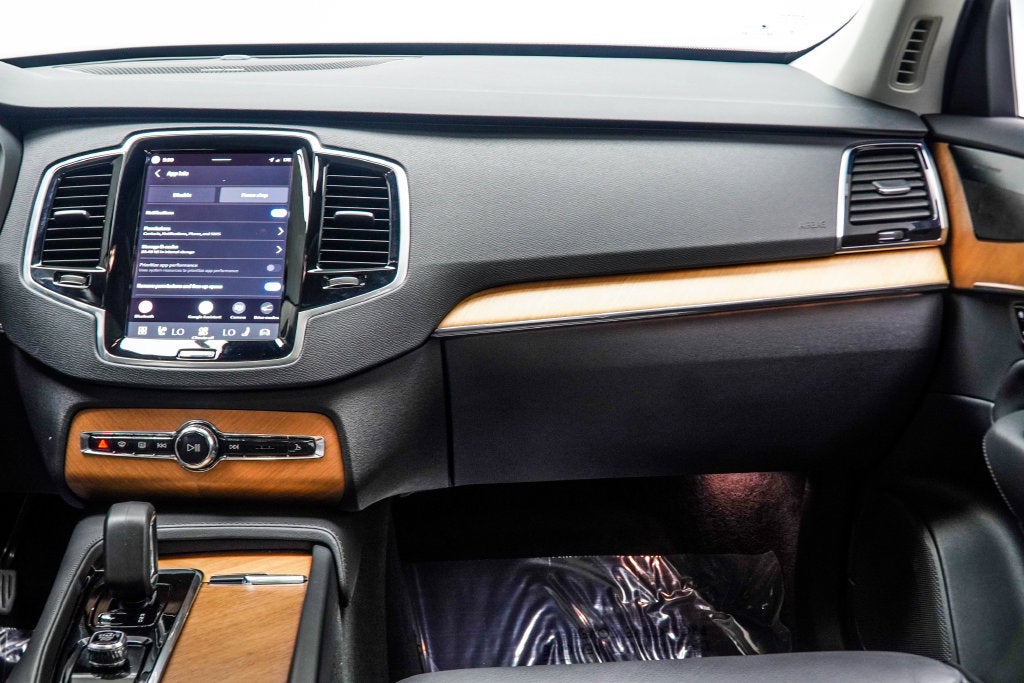 2024 Volvo XC90 Recharge Plug-In Hybrid T8 Plus 6 Passenger