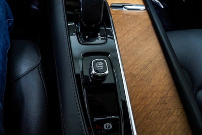 2024 Volvo XC90 Recharge Plug-In Hybrid T8 Plus 6 Passenger