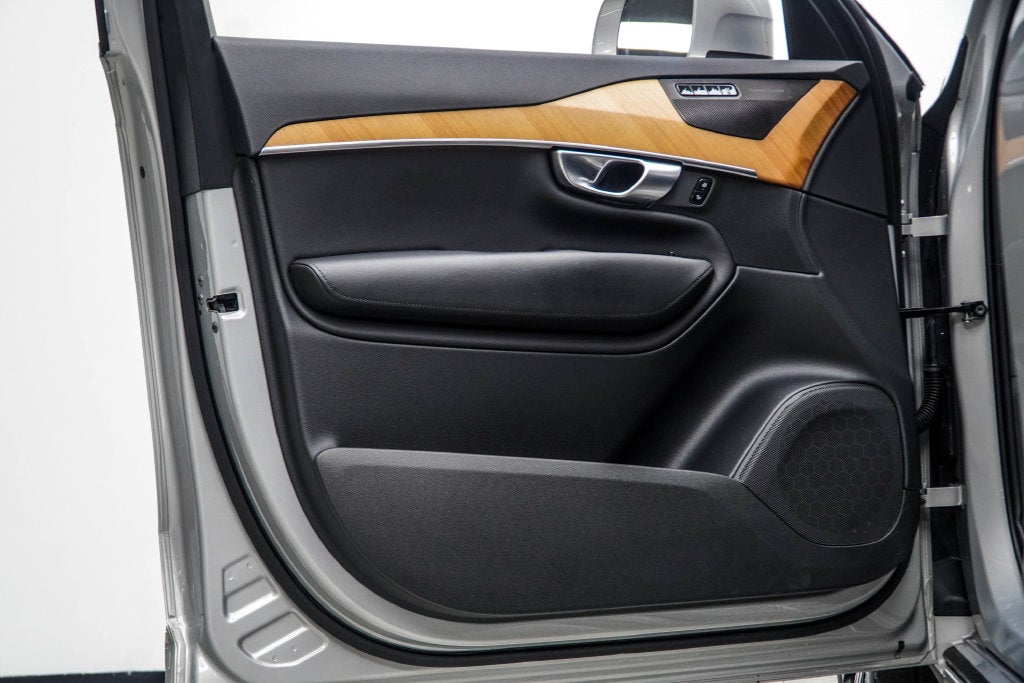 2024 Volvo XC90 Recharge Plug-In Hybrid T8 Plus 6 Passenger