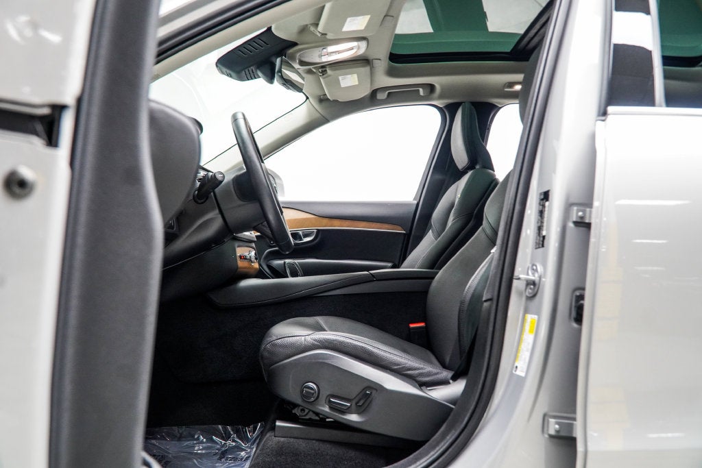 2024 Volvo XC90 Recharge Plug-In Hybrid T8 Plus 6 Passenger