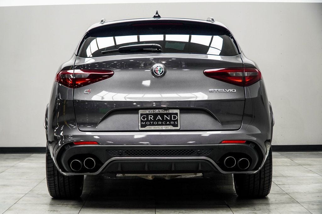 2022 Alfa Romeo Stelvio Quadrifoglio