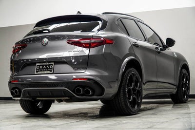 2022 Alfa Romeo Stelvio Quadrifoglio