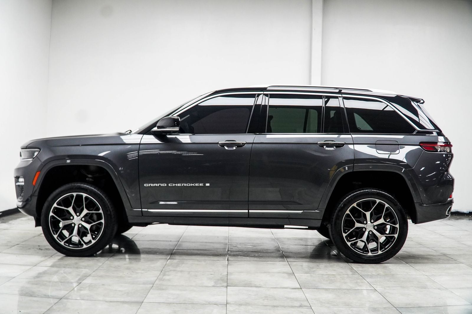 2022 Jeep Grand Cherokee Summit Reserve