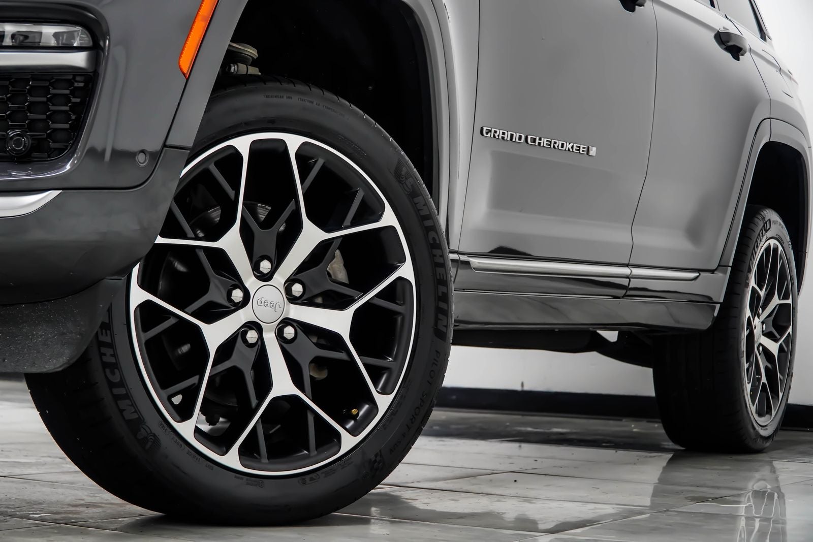 2022 Jeep Grand Cherokee Summit Reserve