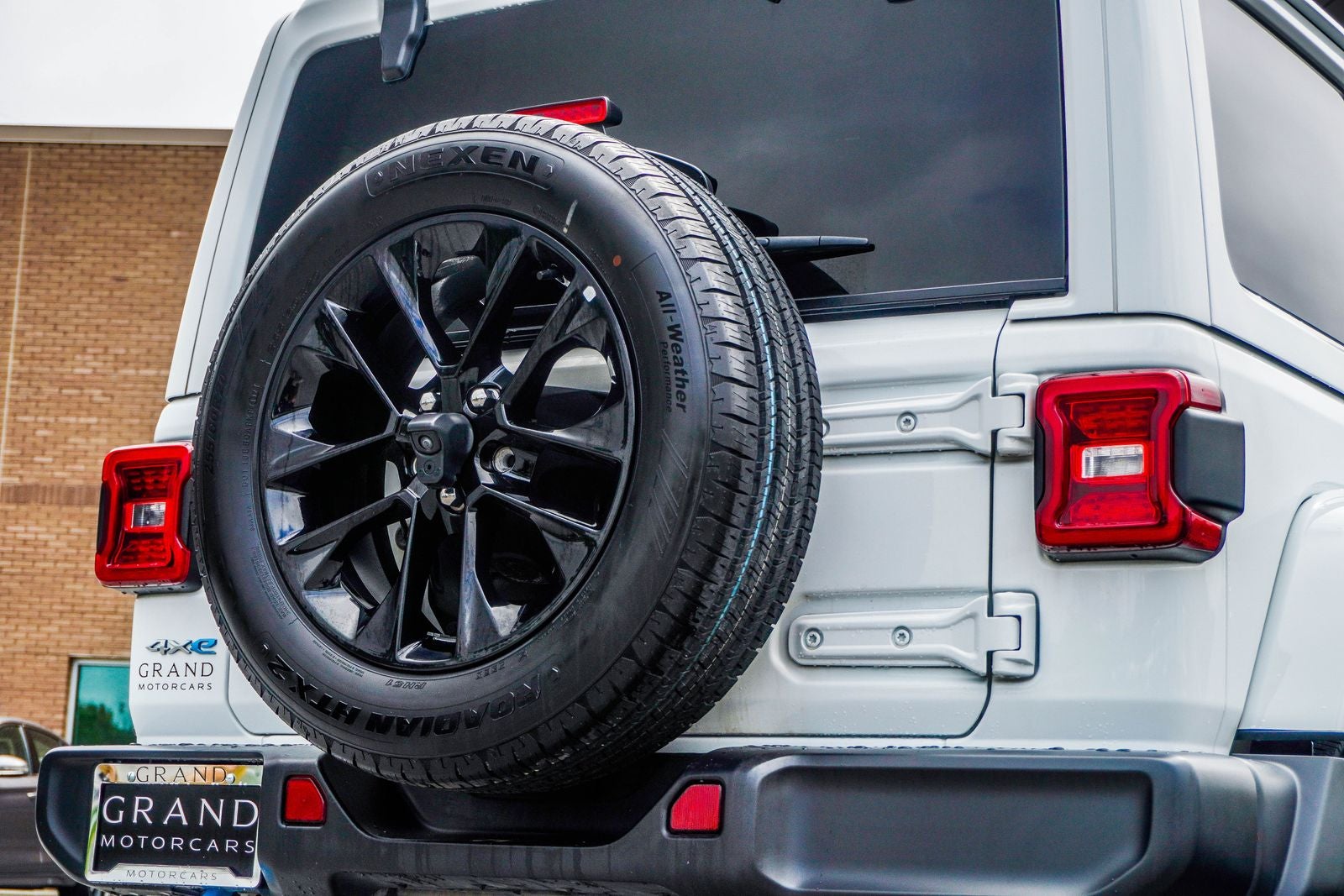 2024 Jeep Wrangler Sahara 4xe