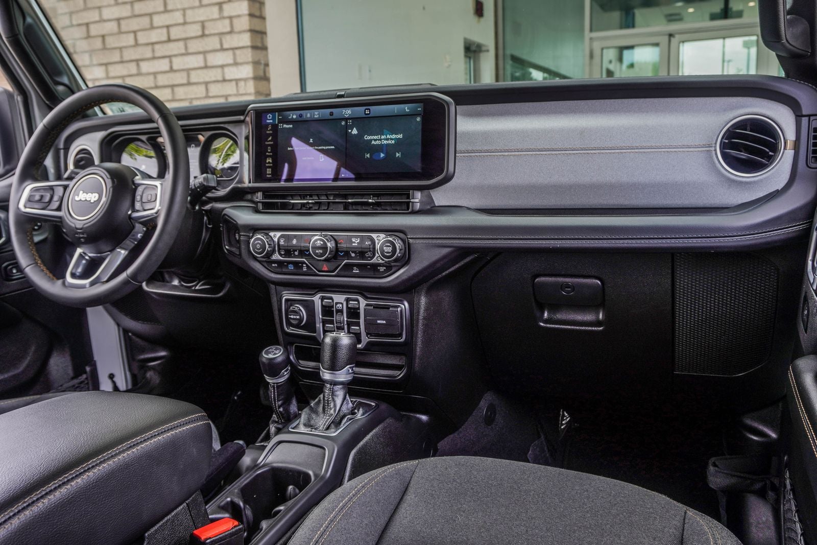 2024 Jeep Wrangler Sahara 4xe