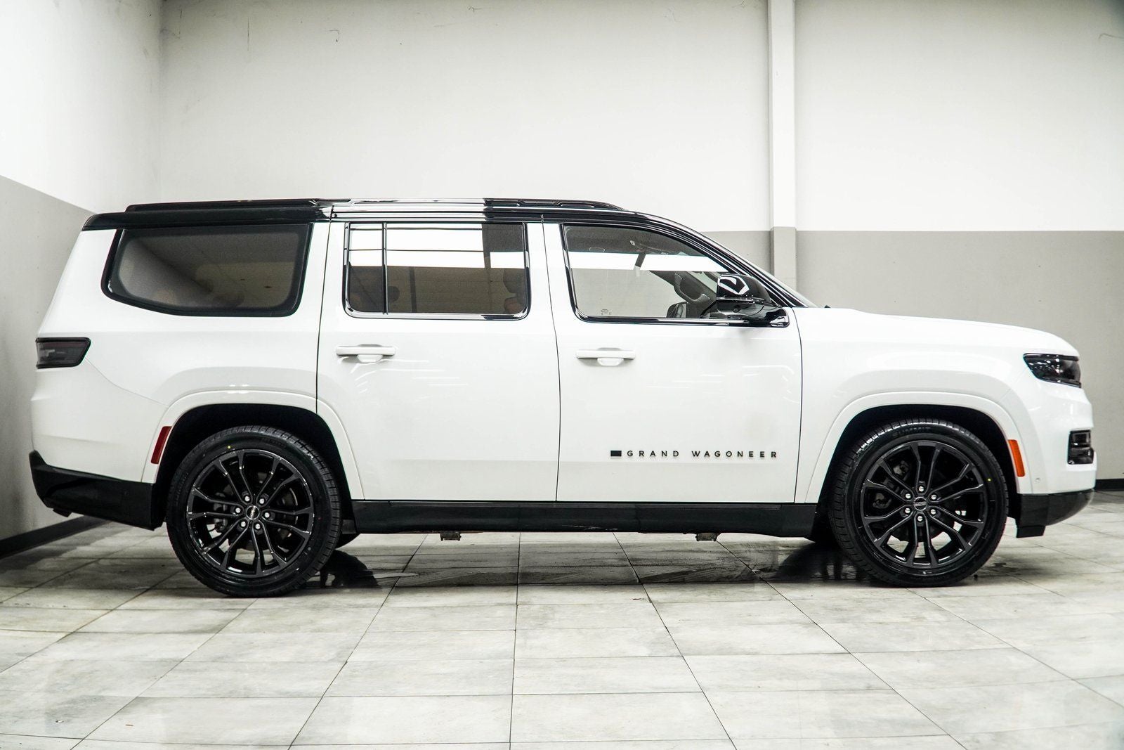 2023 Jeep Grand Wagoneer Series III